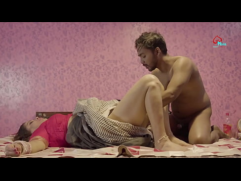 ❤️ serie web: quérote Daadi Ela ensinoulle a ter sexo cunha moza!!! Vídeo porno en nós ❤