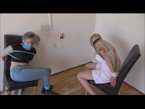 ❤️ Adicta / amarrada e amordazada / damisela en apuros Vídeo porno en nós ❤