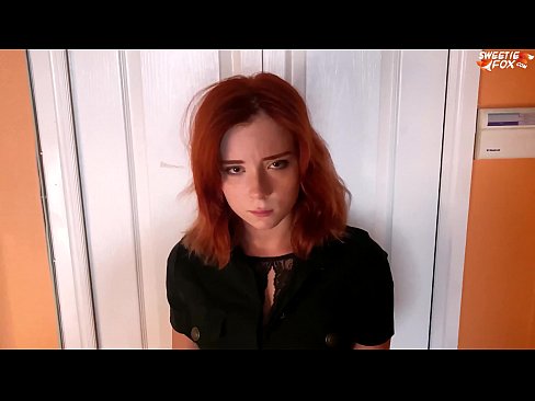 ❤️ O garda de seguridade castigou a unha muller bonita por roubo en tenda - Cum Na Boca Vídeo porno en nós ❤