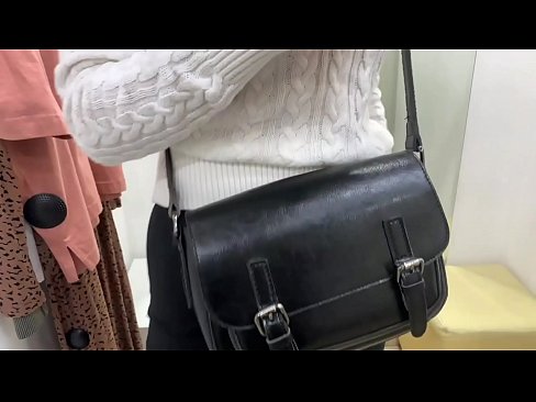 ❤️ Masturbación pública da nova cadela FeralBerry cun consolador no probatorio Vídeo porno en nós ❤