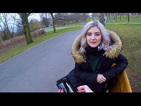 ❤️ Traga o semen quente dun estraño por diñeiro - mamada no parque de Eva Elfie Vídeo porno en nós ❤